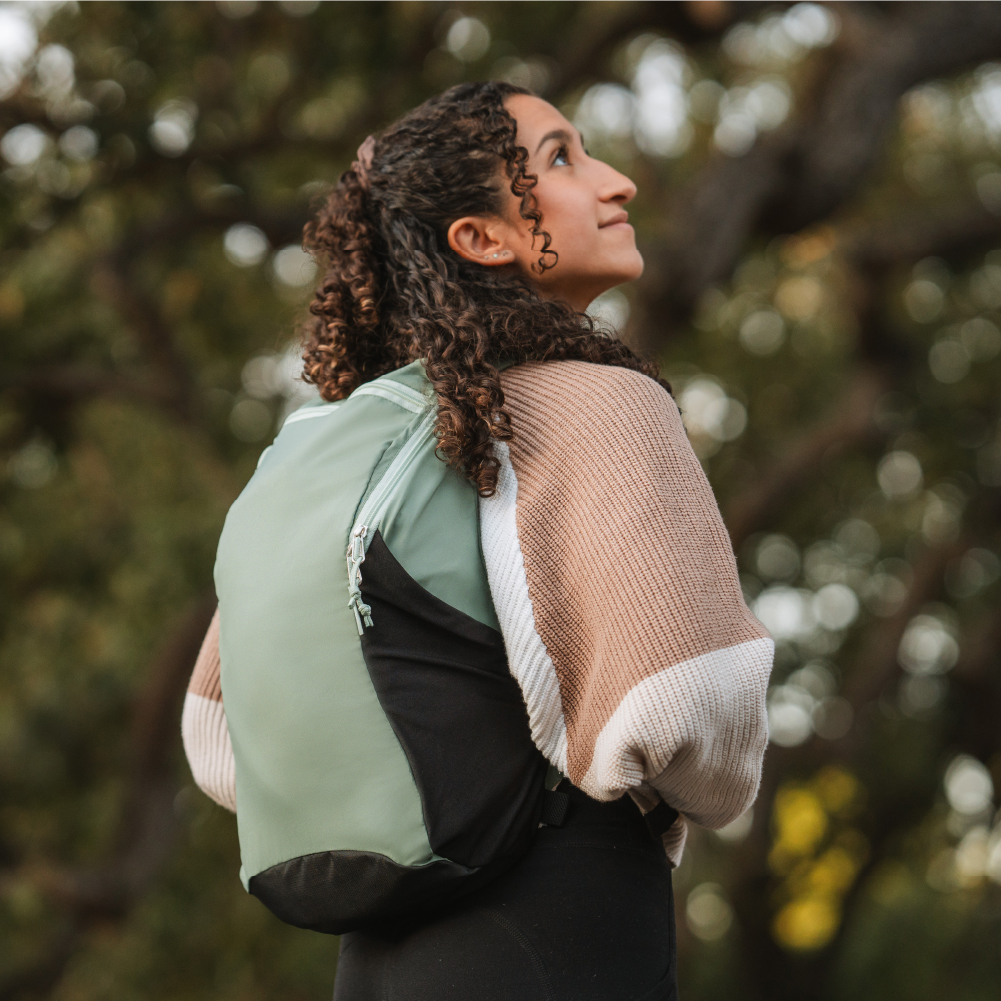 ChicoBag Flaschenschlinge RePETe+Refine – Verstellbarer Träger Für Wasserflaschen, Recycelt, Mit Fronttasche & Reflektierenden Details